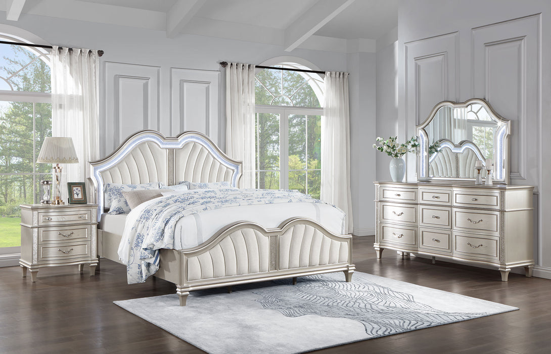 Evangeline Upholstered Platform Bedroom Set Ivory and Silver Oak